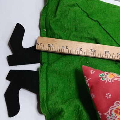 Vintage quilted Christmas tree with felt Santa card holder tree