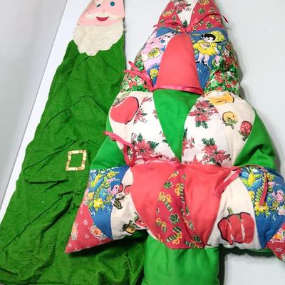 Vintage quilted Christmas tree with felt Santa card holder tree