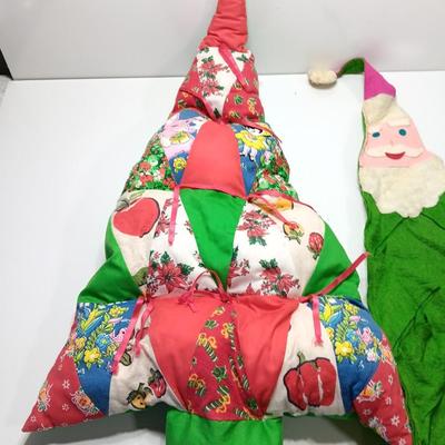 Vintage quilted Christmas tree with felt Santa card holder tree