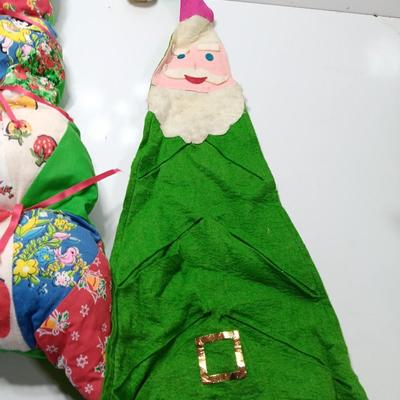 Vintage quilted Christmas tree with felt Santa card holder tree