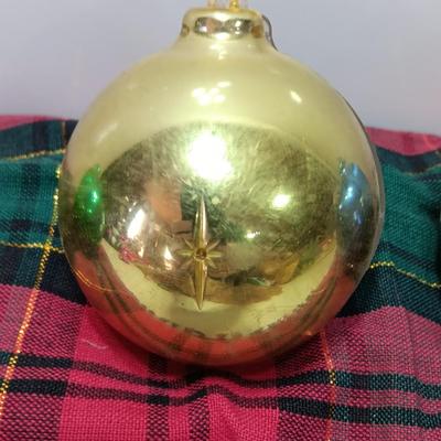 4 larger vintage jewel brite plastic ornaments