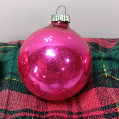 Six vintage hot pink glass Christmas Ornaments - Shiny Brite - Made in USA