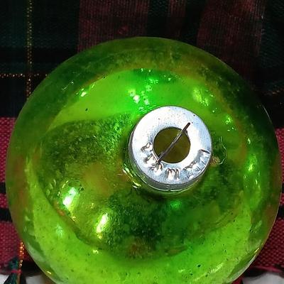 Vintage glass ornaments Bright green - Rouch -