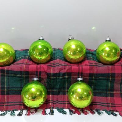 Vintage glass ornaments Bright green - Rouch -