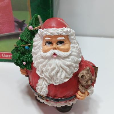 New Trim a home potpourri candle garden and Santa with inside display
