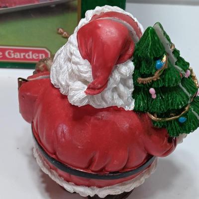 New Trim a home potpourri candle garden and Santa with inside display
