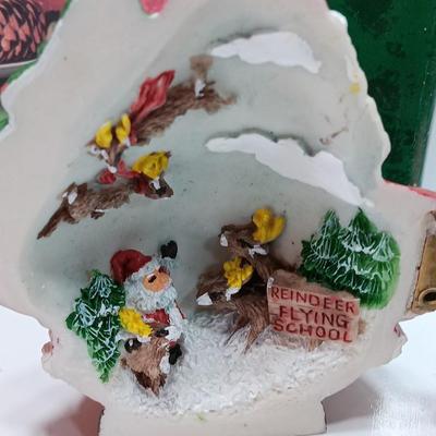New Trim a home potpourri candle garden and Santa with inside display