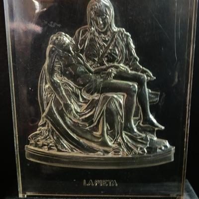 Glass barn with nativity set and plastic Michelangelo Sistine Chapel La Pieta LAPIETA
