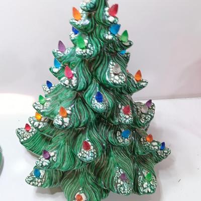 Working Atlantic Mold Ceramic tree with light up base 14"