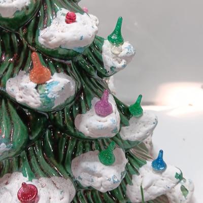 Working Vintage flocked 1966 ceramic tree 11"