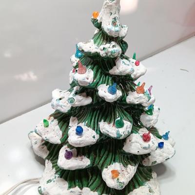 Working Vintage flocked 1966 ceramic tree 11"