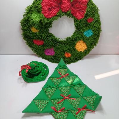 Vintage hook rug wreath and quilt tree decorations with macramÃ© bell