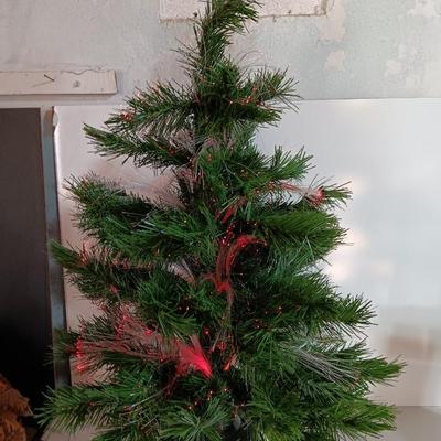 Working Trim a Home 2.5 foot Fiber optic Christmas tree with rotating movement
