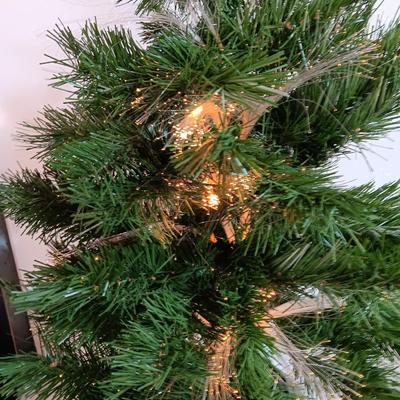 Working Trim a Home 2.5 foot Fiber optic Christmas tree with rotating movement