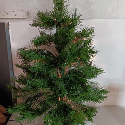 Working Trim a Home 2.5 foot Fiber optic Christmas tree with rotating movement