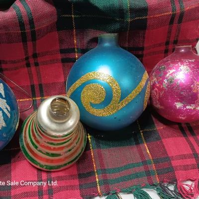 Ornaments with glitter and printed designs USA Shiny Brite - for crafting missing lids or significant paint loss