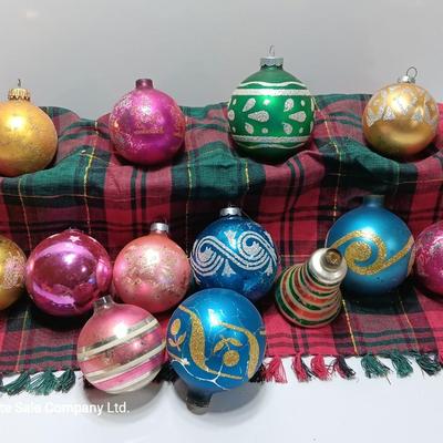 Ornaments with glitter and printed designs USA Shiny Brite - for crafting missing lids or significant paint loss