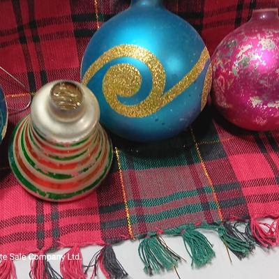 Ornaments with glitter and printed designs USA Shiny Brite - for crafting missing lids or significant paint loss