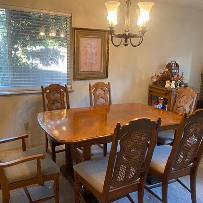 Wood Dining room table with 6 matching chairs