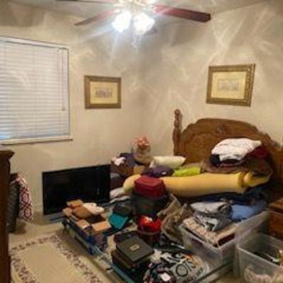 Full bed frame, linens