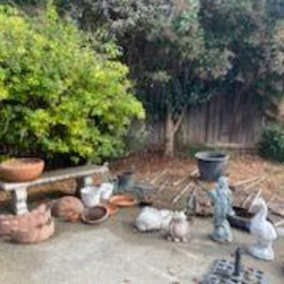 garden decor and utensils