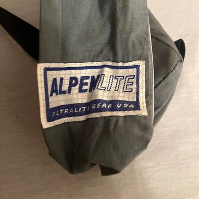 Hiking Gear Includes Size 10 Merrell Boots (GB-MG)