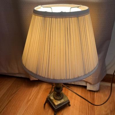 Vintage Stone & Metal Lamp (UO-MG)