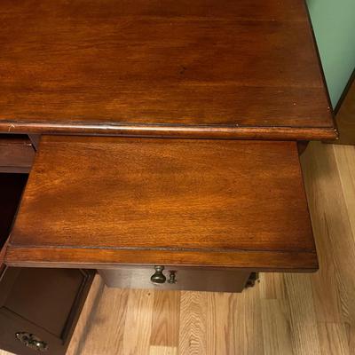 Wooden Desk With Hutch (UO-MG)