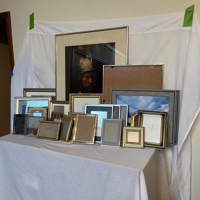 Metal Photo Frames & More Frames (UO-MG)