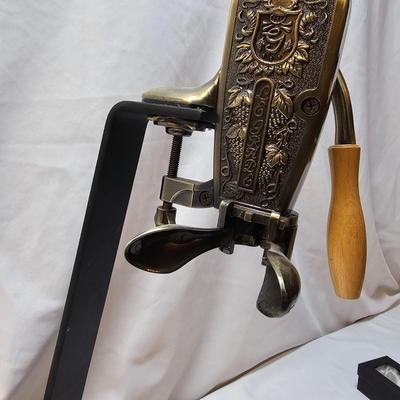 Iron Wine Rack, Le Grape Uncorking Machine, & Accessories (S1-JS)