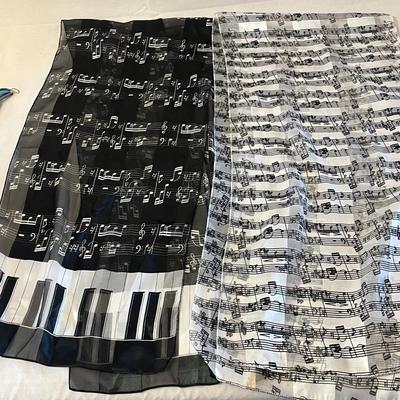 Decorative Music Themed Items (LR-MG)