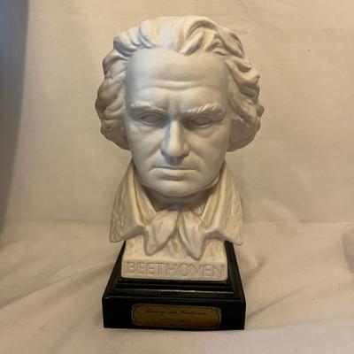 Decorative Music Themed Items (LR-MG)