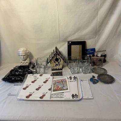 Decorative Music Themed Items (LR-MG)