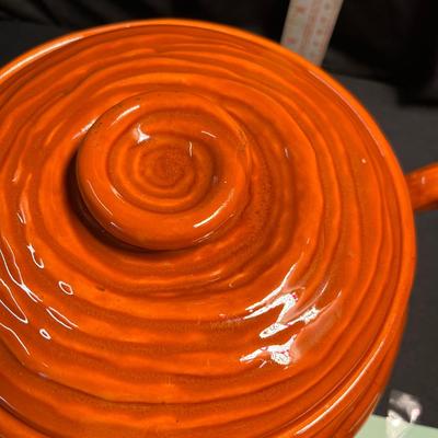 California potter Tureen