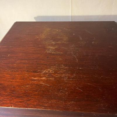 Hurricane Lamp & Side Table (LR-MG)