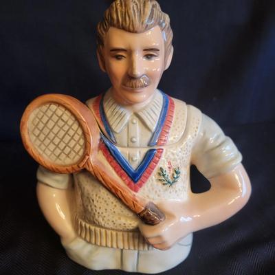 Assortment of Tennis Decor Items (DR-DW)