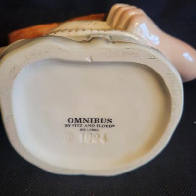 Assortment of Tennis Decor Items (DR-DW)