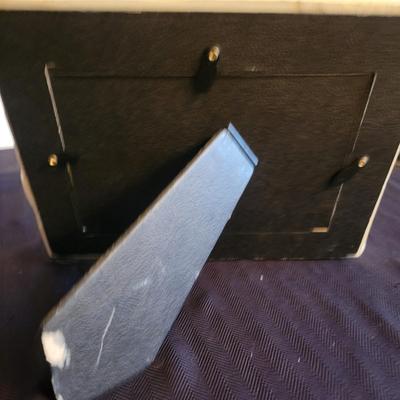 Assortment of Tennis Decor Items (DR-DW)