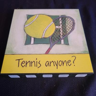 Assortment of Tennis Decor Items (DR-DW)