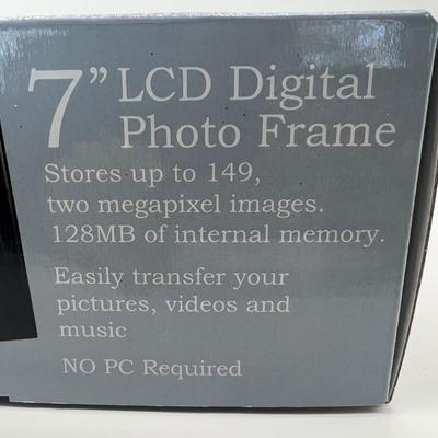 In Box, PANDIGITAL  7-Inch LCD Digital Picture Frame