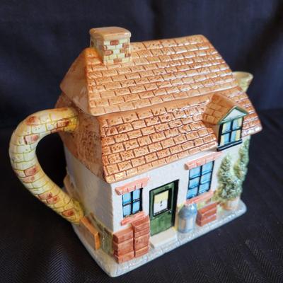 Four Decorative Tea Pots (LR-DW)