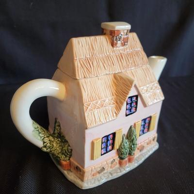 Four Decorative Tea Pots (LR-DW)