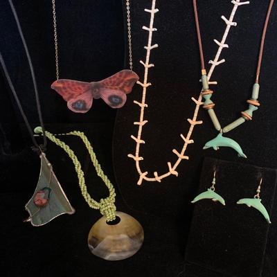 Native American Beaded Necklaces & More (MB-HS)