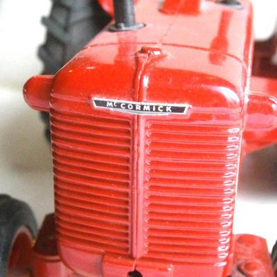 Vintage Ertl International McCormick WD9 Tractor