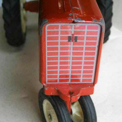 Vintage ERTL Farm Toy IH International Harvester Tractor