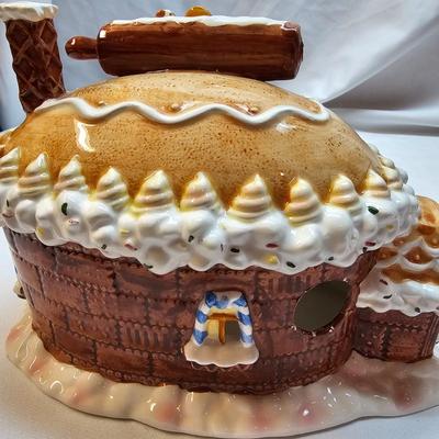 Ceramic Christmas Houses by Lemax, Department 56 &Others (S1-JS)