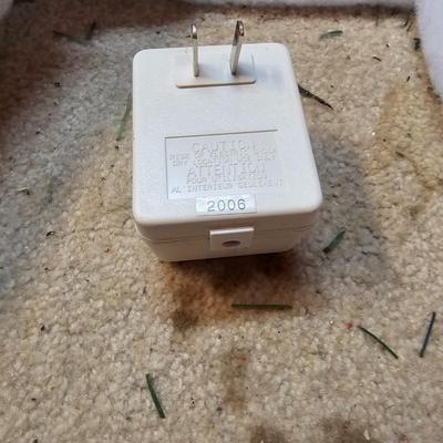 Ceramic Christmas Houses by Lemax, Department 56 &Others (S1-JS)