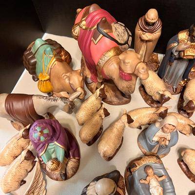 Vintage "Holland Mold" 32 Piece Nativity Set