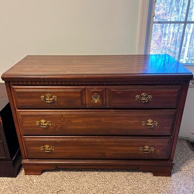 Bassett 4 Drawer Dresser