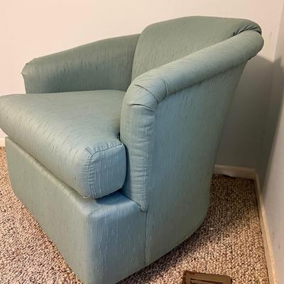 Best Home Furnishings Glider Swivel Chair